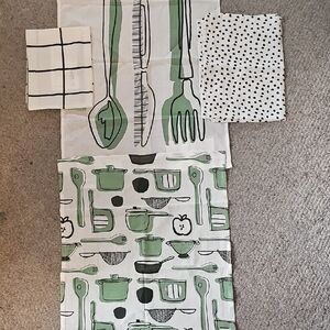 IKEA Green and White Kitchen Linens Set Of 4 NWT